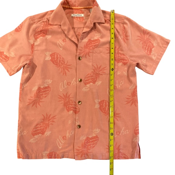 Tommy Bahama pink/coral Pineapple aloha‎ Men's Shirt. 75% Silk - size medium - Picture 3 of 9